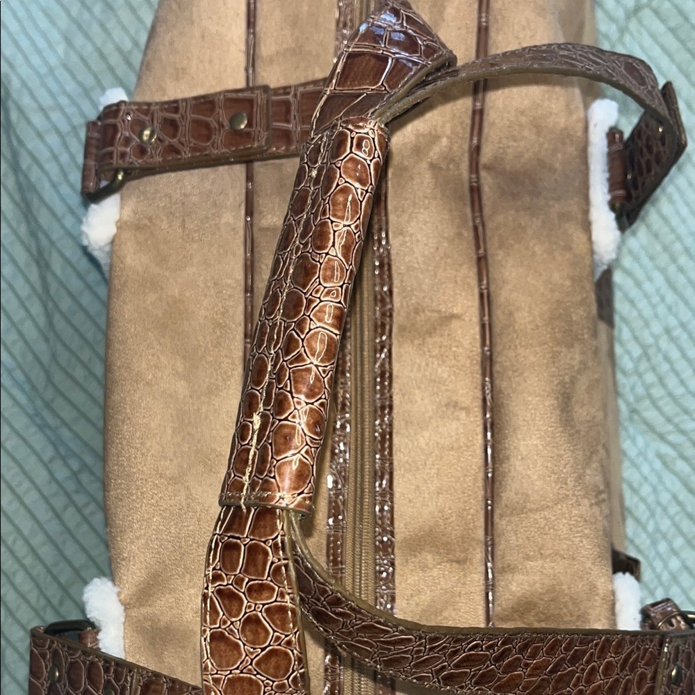 Bath & Body Works Sherpa & Faux Suede Weekender Bag - Picture 6 of 13
